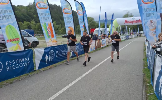 Bieg na 1 km cieszył się wielkim zainteresowaniem na Festiwalu Biegowym w Piwnicznej - 76